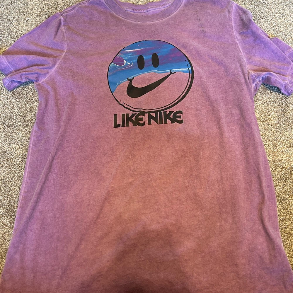 Women’s Nike shirt